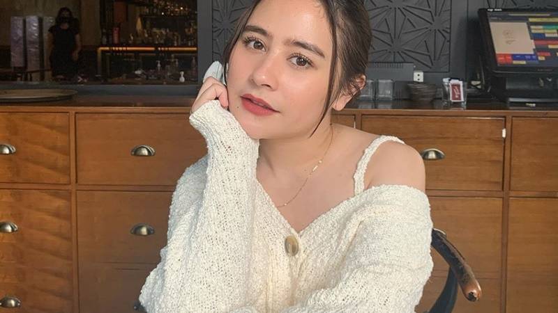 Berita artis: Netizen berikan selamat karena kini Prilly Latuconsina dapat gelar baru sebagai ratu webseries Indonesia.