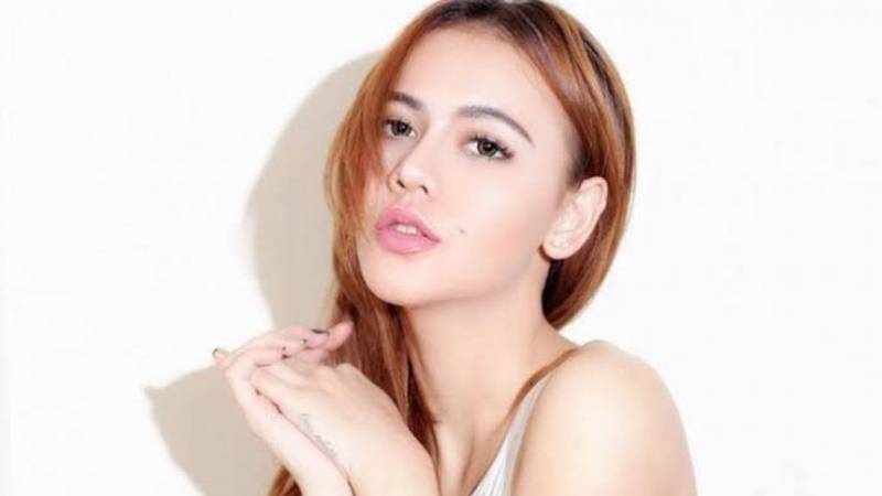 Cekricek.id: Sungguh kejam, istri Alfath Fathier menuduh Ratu Rizky Nabila lakukan open BO ketika masih berbadan dua.