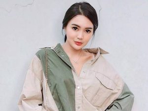 Cekricek.id - Wika Salim unggah foto terbaru. Namun, keterangan foto yang ditulis olehnya diunggahan tersebut dibanjiri komentar netizen.