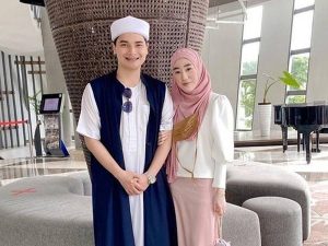 Cekricek.id: Posting foto pernikahan dengan tulisan the end, rumah tangga Larissa Chou dan Muhammad Alvin Faiz berakhir.
