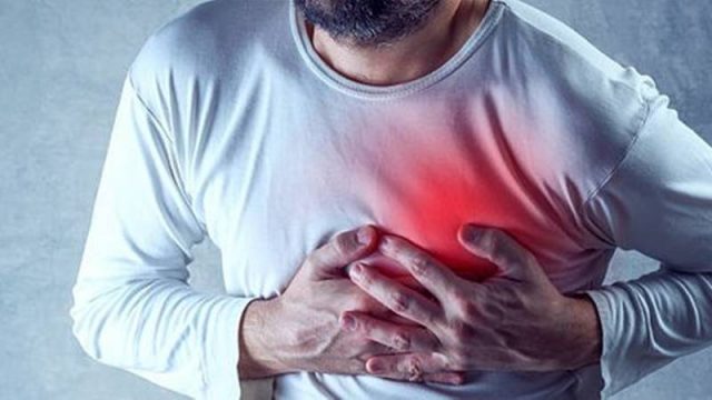 Cekricek.id: Kejaidna langka, para dokter terkejut mengetahui jantung dari pria ini berubaha menjadi batu.