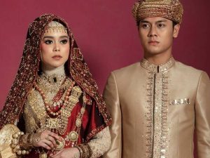 Cekricek.id: Mengingat ibu Rizky Billar asal Minangkabau, dirinya pilih usung konsep pernikahan bertema Minangkabau.  