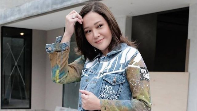 Cekricek.id: Maia Estianty kaget saat anak bungsunya minta nikah bulan depan. Dul Jaelani sebut sudah secepatnya ingin menikah.