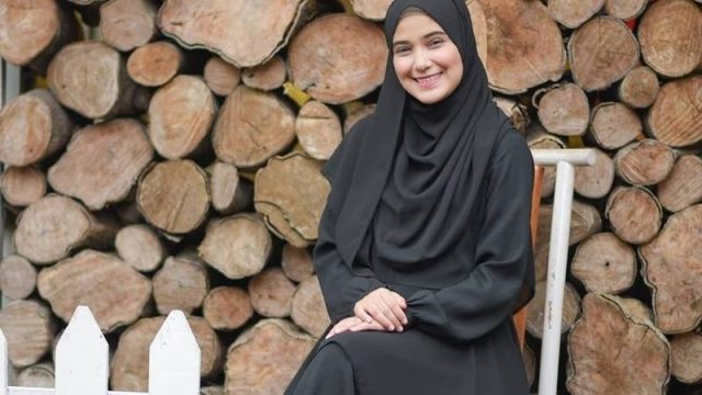 Cekricek.id: Bukti kuat jika pernikahan Rizki dan Nadya Mustika diujung tanduk, wanita ini isyaratkan ingin pisah.
