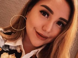 Cekricek.id: Begini jawaban bijak Salmafina Sunan ketika ada salah seorang temannya ingin ikut masuk Kristen.   