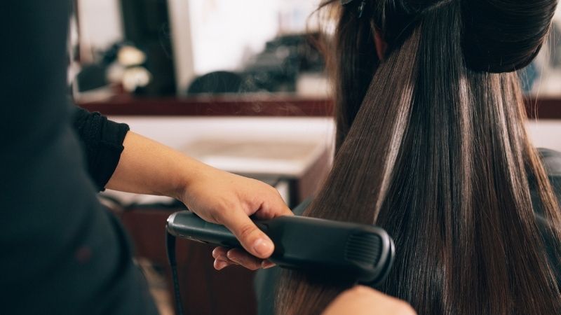 Pelurusan rambut - Tren kecantikan berbahaya