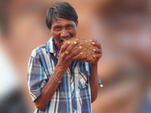 Makan Bata Hingga Deodorant, Ini 5 Orang Aneh yang Tidak Makan Makanan Biasa
