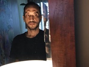 Gary Iskak sakit