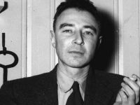 Berita terbaru hari ini: Penemu bom atom Julius Robert Oppenheimer.
