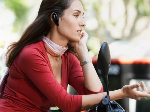 Berita terbaru hari ini: Bahaya Mendengarkan Musik Saat Berkendara Sepeda Motor