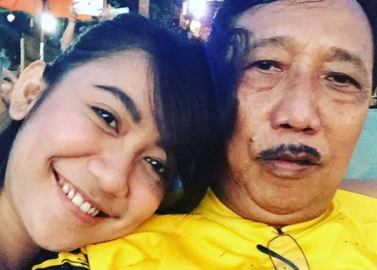 Berita artis, selebriti, dan gosip terbaru hari ini: Sederet pasangan artis ini menikah beda usia, bahkan ada yang terpaut umur 45 tahun. Tapi mereka tetap harmonis.