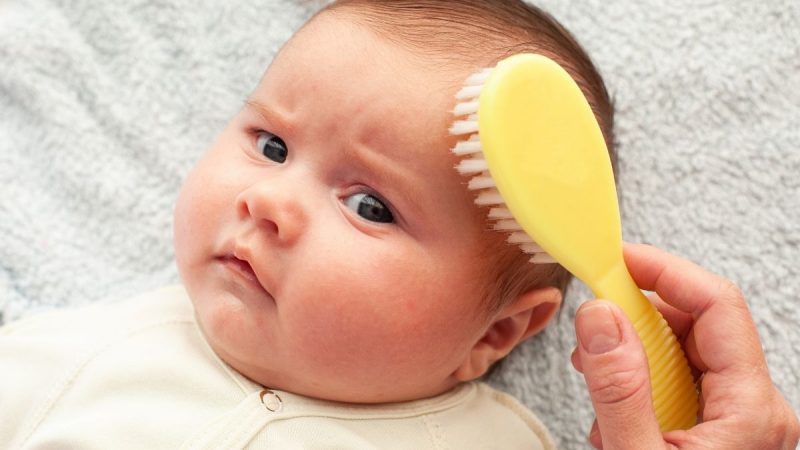 Berita terbaru hari ini: Cara Mengatasi Rambut Bayi Rontok