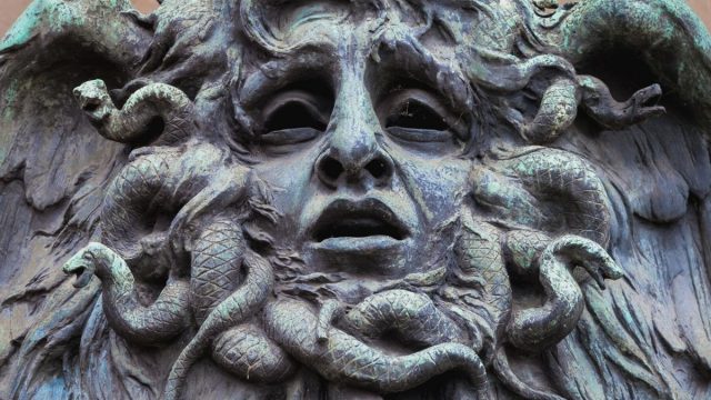 Berita terbaru hari ini: Inilah kisah tragis Medusa yang dikutuk menjadi monster dengan rambut ular yang mati dengan kepala dipenggal.