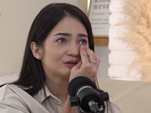Berita artis, selebriti, dan gosip terbaru hari ini: Artis dan presenter cantik Enzy Storia mengumumkan kalau dirinya positif Covid-19
