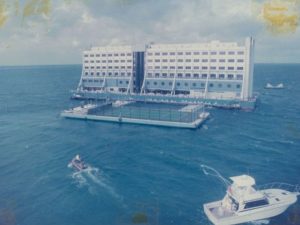 Berita terbaru, terkini dan berita pilihan hari ini: Barrier Reef Floating Resort adalah kapal raksasa dijadikan hotel apung pertama dunia.