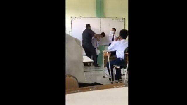 Berita terkini, terbaru, dan berita pilihan hari ini: Oknum Guru SMP di Surabaya tega tampar dan benturkan kepala siswa ke papan tulis