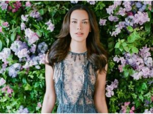 erita artis, selebriti, dan hot gosip artis terbaru hari ini: Sophia Latjuba unggah foto dan disebut netizen sebagai Galgadotnya Indonesia.