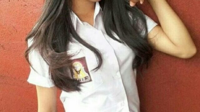 Berita terkini, terbaru, dan berita pilihan hari ini: Seorang wanita di Magetan Jawa Timur ketahuan menyimpan foto tanpa busana bersama pria yang tak lain pamannya sendiri. Hal itu terungkap saat razia HP di Sekolah.