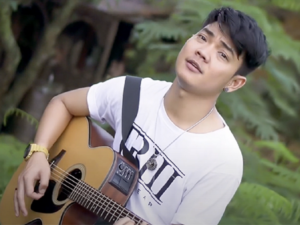 Berita artis, selebriti, dan gosip terbaru hari ini: Tri Suaka meminta acara musik yang viral tidak usah dibesar-besarkan dan digoreng terus