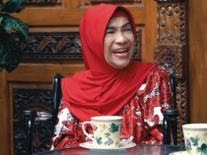 Berita artis, selebriti, dan gosip terbaru hari ini: Dorce Gamalama mengaku pasrah dan ikhlas terkait siapa yang akan memandikan jenazahnya ketika meninggal nanti.