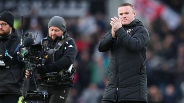 Berita bola dan jadwal pertandingan terbaru: Mantan striker timnas Inggris Wayne Rooney memberi kode ke Manchester United ingin menjadi pelatih di klub itu.