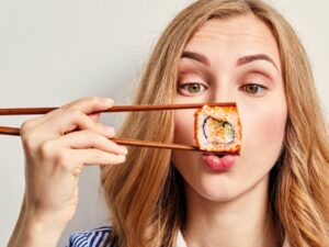 Tips terbaru: Mendengar kata "gendut" sering membuat seseorang menjadi risih, apalagi hal itu dilontarkan kepadanya. Sehingga tak sedikit dari mereka berusaha untuk mengurangi nafsu makan.