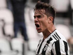 Juventus ngotot untuk memperpanjang kontrak penyerang Paulo Dybala. Kontrak pemain asal Argentina itu akan habis pada 30 Juni 2022 mendatang.