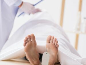 Berita viral: Pekerja terkejut setelah menemukan mayat perempuan membusuk di dalam papan reklame ketika bertugas mengganti poster.