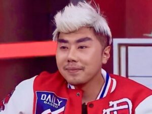 Berita artis: Roy Kiyoshi divonis dokter, sebut jantungnya hanya berfungsi normal 15 persen saja usai keluar dari rumah sakit seminggu lalu.