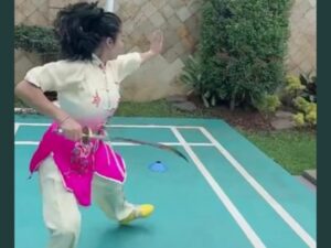 Berita artis : Pamer kebolehan dalam seni bela diri, Krisdayanti dipuji netizen saat pamer gerakan wushu di Instagram.
