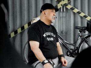 Berita artis: Indro Warkop kenang Indro dan Kasino, ingat nasihat untuk segera tamatkan bangku pendidikan agar memiliki pemikiran yang sama. 