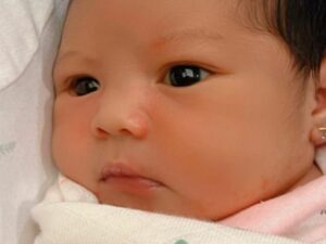 Berita artis: Foto Baby A Putri Atta Halilintar dan Aurel Hermansyah.