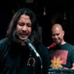 Info musik: Ello resmi menjadi vokalis band DEWA 19. Hal itu disampaikan Ello lewat akun Instagram pribadinya, Senin (28/02/2022)