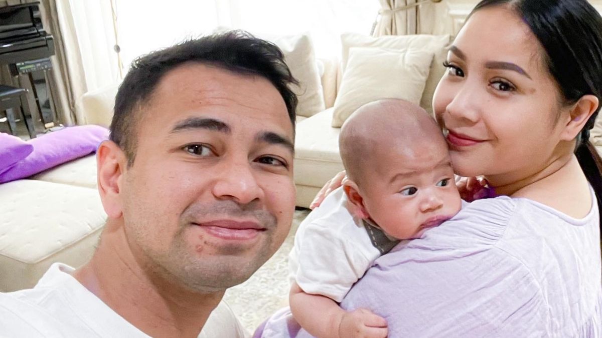 Berita Artis: Pasangan Raffi Ahmad berulang tahun hari ini, 17 Februari 2022 yang dirayakan secara virtual karena Raffi positif Covid-19.