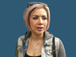 Info musik: Barbie Kumalasari meluncurkan lagu berjudul Halalin Aku. Sebelumnya ia juga pernah merilis lagu yang banyak dihujat netizen
