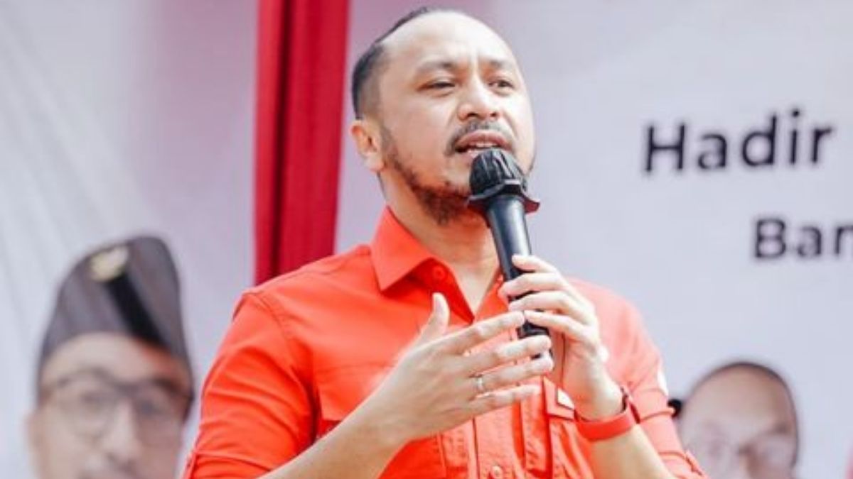 Berita terkini, terbaru, dan berita pilihan hari ini: Beberapa vokalis band ini memutuskan untuk menjadi politisi dan terjun ke dunia politik tanah air.
