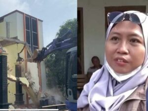 Berita terkini, terbaru, dan berita pilihan hari ini: Wanita ini robohkan rumah mantan suami karena mantan suaminya akan menikahi pelakor.