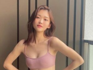 Berita terbaru: Wow, Selebgram Cantik Irene Zhao Raup Rp 80 Miliar Hasil Jual Foto Selfie NFT