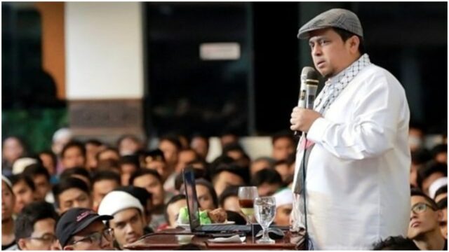 Berita terkini: Ustadz Haikal Hassan memberikan sindiran halus berupa video terkait aturan suara adzan yang dibatasi di Indonesia.