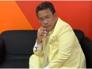 Berita terkini: Hotman Paris disebut oleh netizen memiliki sikap toleransi yang luar biasa usai memposting video adzan di Instagramnya.