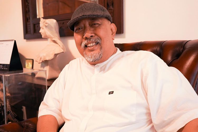 Berita artis: Indro Warkop kenang Indro dan Kasino, ingat nasihat untuk segera tamatkan bangku pendidikan agar memiliki pemikiran yang sama. 