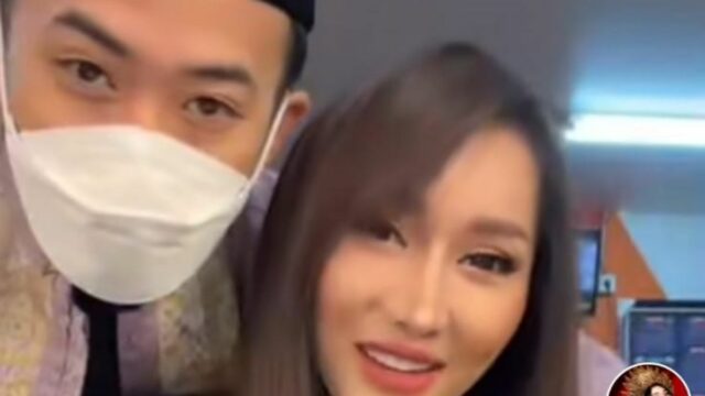 Berita artis: Lucinta Luna dipeluk oleh ustaz Syam, ia pun minta diajarkan oleh sang ustaz dan disuruh memakai peci.