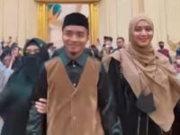 Berita artis, selebriti, dan gosip terbaru hari ini: Taqy Malik gandeng dua bidadari yang dikira netizen ia sudah beristri dua.