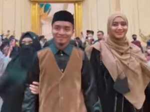 Berita artis, selebriti, dan gosip terbaru hari ini: Taqy Malik gandeng dua bidadari yang dikira netizen ia sudah beristri dua.