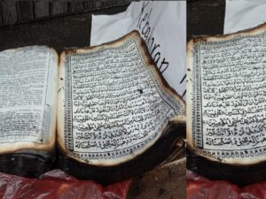 Berita terkini, terbaru, dan berita pilihan hari ini: Alquran ini ditemukan utuh padahal rumah beserta isinya hangus terbakar di Agam Sumbar