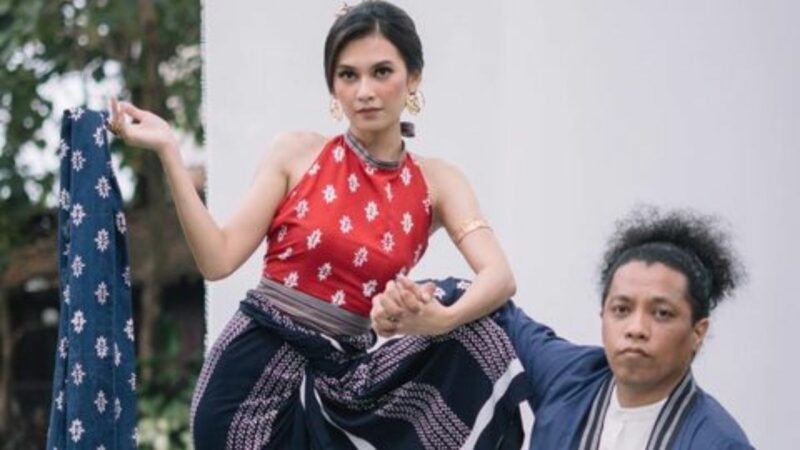 Berita artis : Ini alasan Arie Kriting bungkam tanpa beri klarifikasi tentang pernikahannya, sebut ingin tunjukkan bakti pada orang tua.