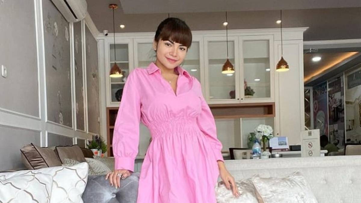 Berita artis, selebriti, dan hot gosip artis terbaru hari ini: Begini cara pria dekati Dinar Candy. Minta nomor Dinar dari Ajay.