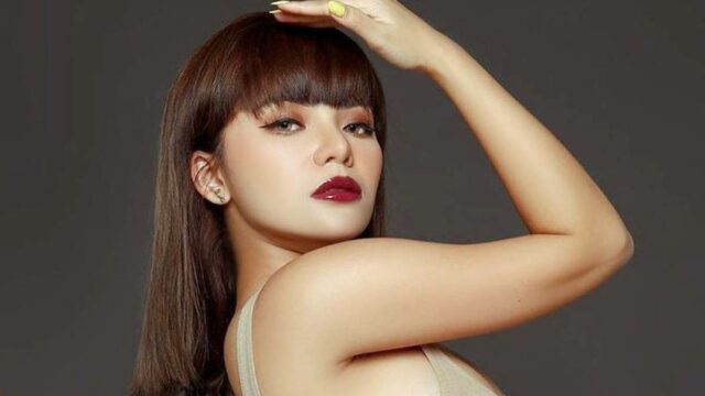 Berita artis : Dinar Candy putus dari Ridho Ilahi, netizen pertanyakan kelanjutan nasib mobil mewah yang baru diberikan.