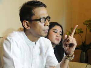 Berita artis, selebriti, dan hot gosip artis terbaru hari ini: Rencana pemindahan makam Vanessa Angel tuai beragam reaksi dari netizen.