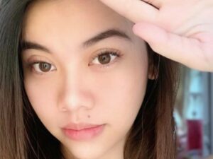 Berita artis, selebriti, dan hot gosip artis terbaru hari ini: Sempat depresi, Frislly Herlind ingin mengakhiri hidup dengan bunuh diri.
